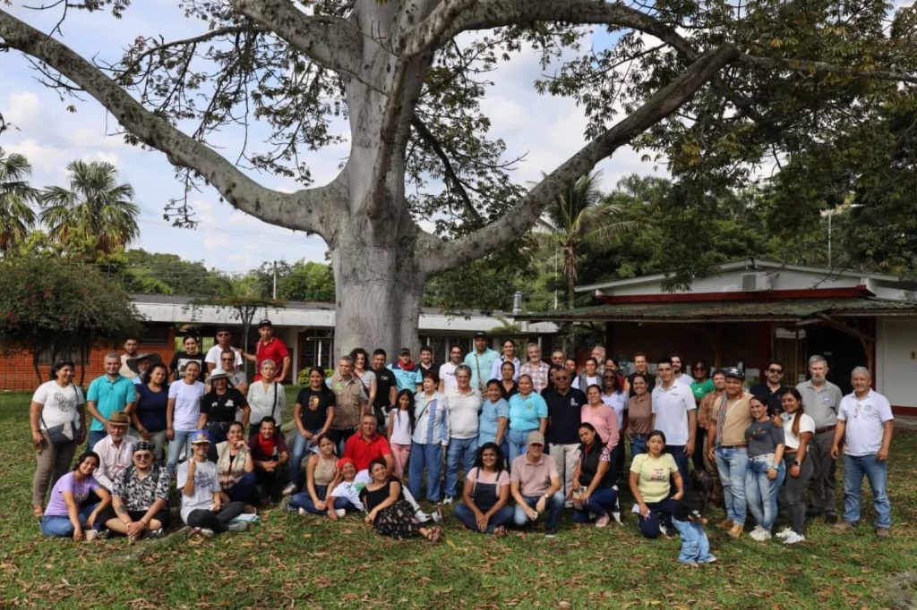 Instagram post from fundaec_org. This post is in position 0.