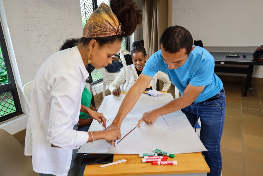 Instagram post from fundaec_org. This post is in position 4.