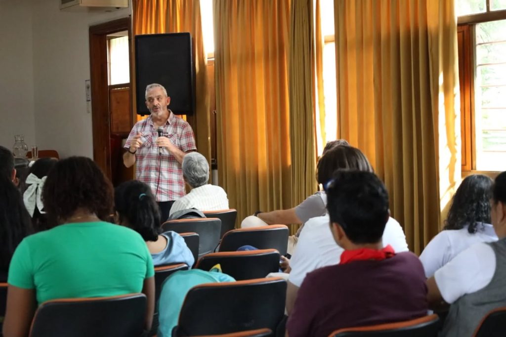 Instagram post from fundaec_org. This post is in position 8.