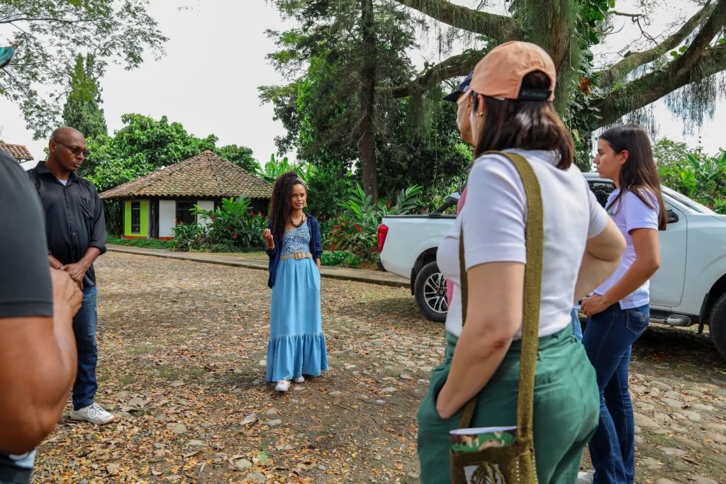 Instagram post from fundaec_org. This post is in position 11.