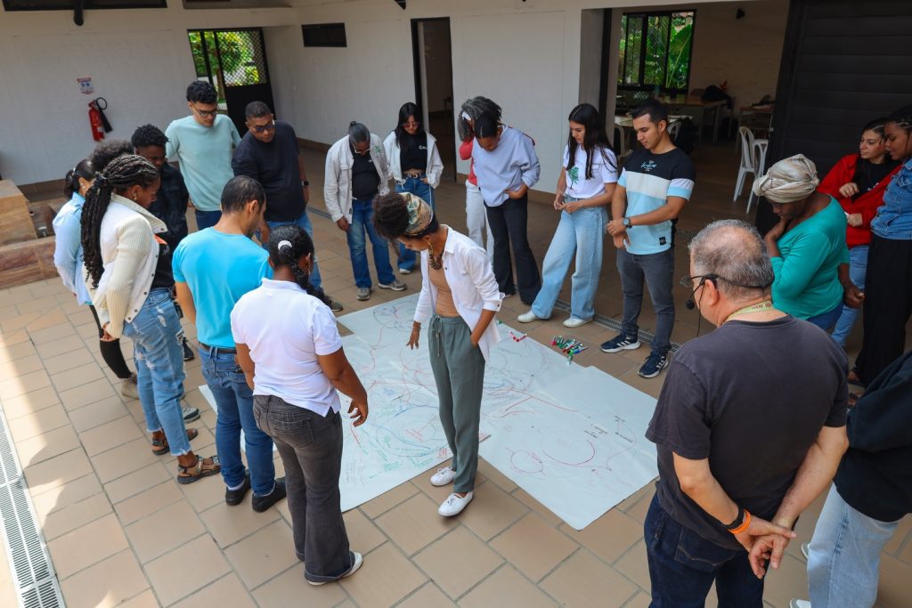 Instagram post from fundaec_org. This post is in position 11.