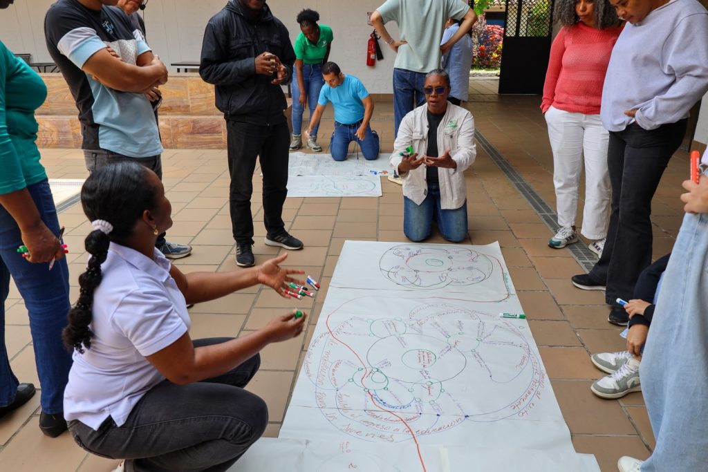 Instagram post from fundaec_org. This post is in position 10.